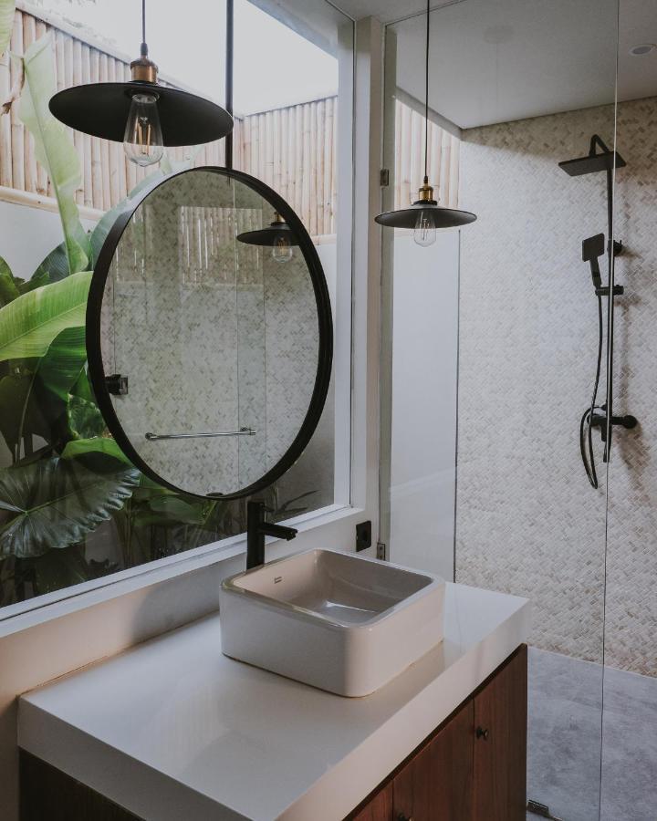 New 4 Bedroom 5 Min Walk To Berawa Beach Enclosed Livng Canggu Exterior foto